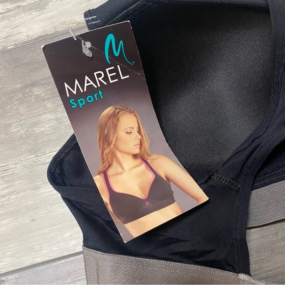 NEW 34C Black Sports Bra NWT - Picture 4 of 5